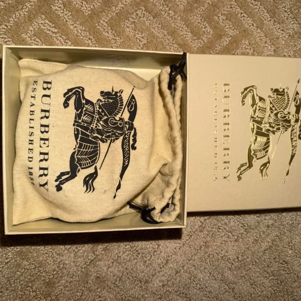 Burberry nwt black